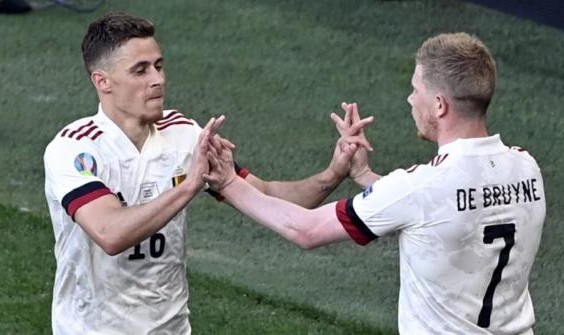 半岛体育-德布劳内后又两人阳性！比利时队内或出现集体感染