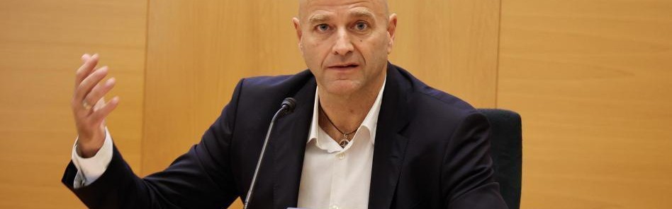 半岛体育官方网站-巴萨主席候选人：若我当选，将恢复每年投入拉玛西亚4000万欧