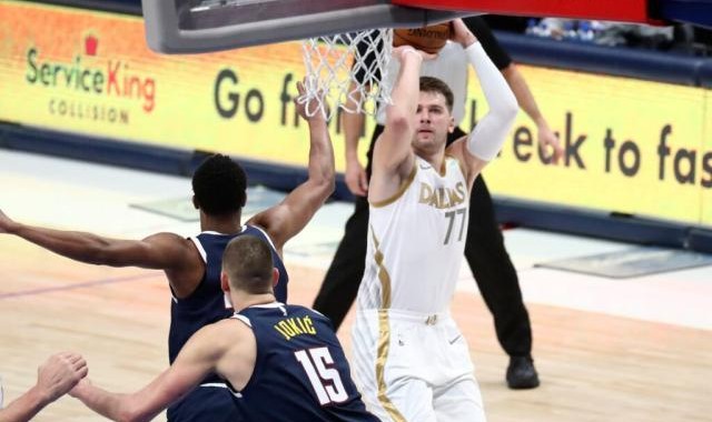 半岛体育官网-077难挽独行侠三分下滑颓势 想反弹还得约什救场